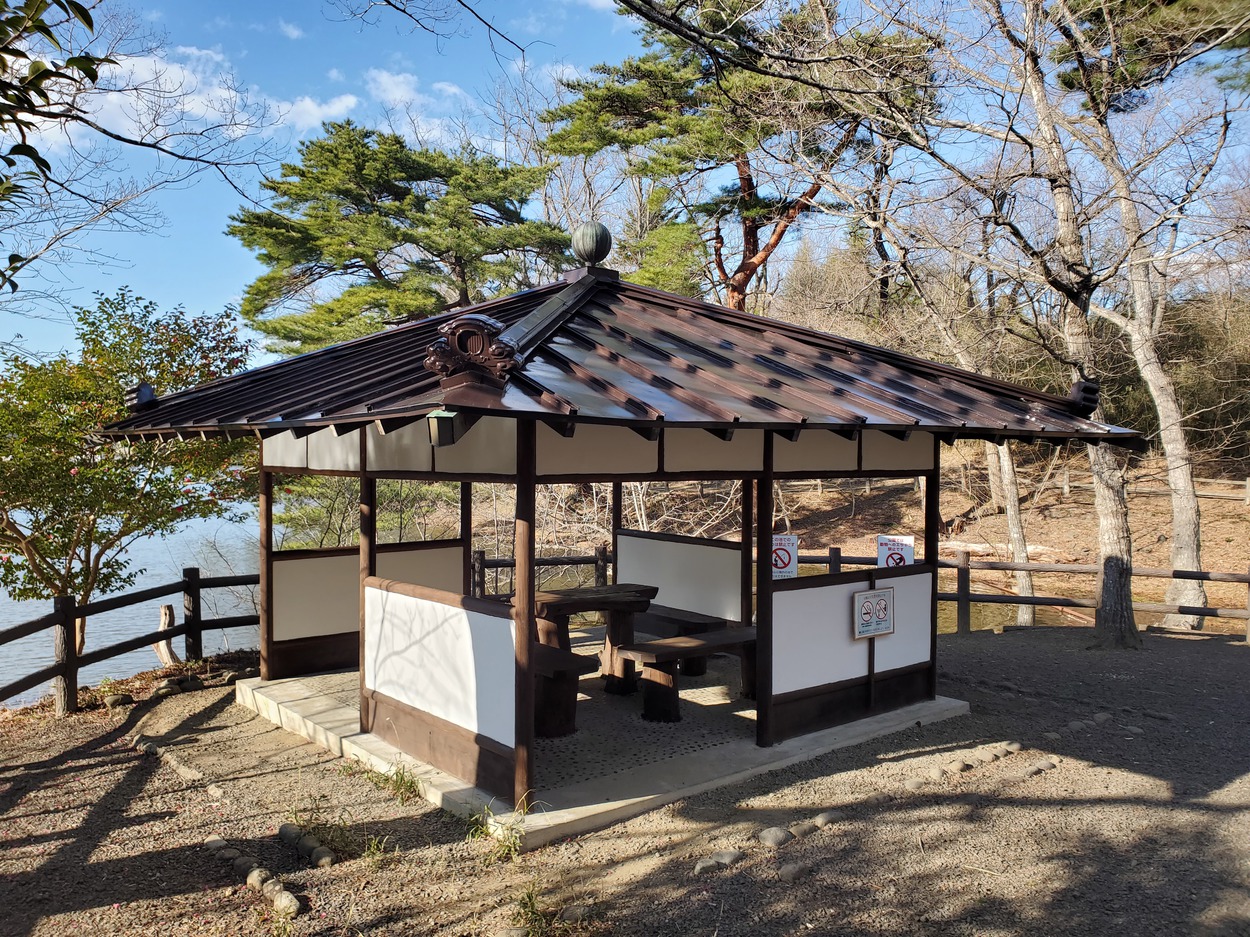 朝日山公園四阿第二広場