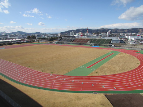 陸上競技場全景